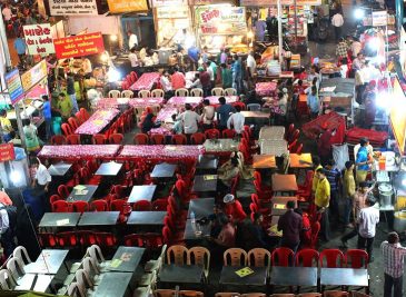 best-of-street-food-tour-law-garden-manek-chowk